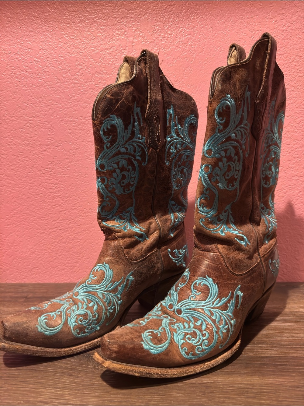 Corral Brown Leather Women's cowboy Boots with Turquoise Embroidery size 8.5